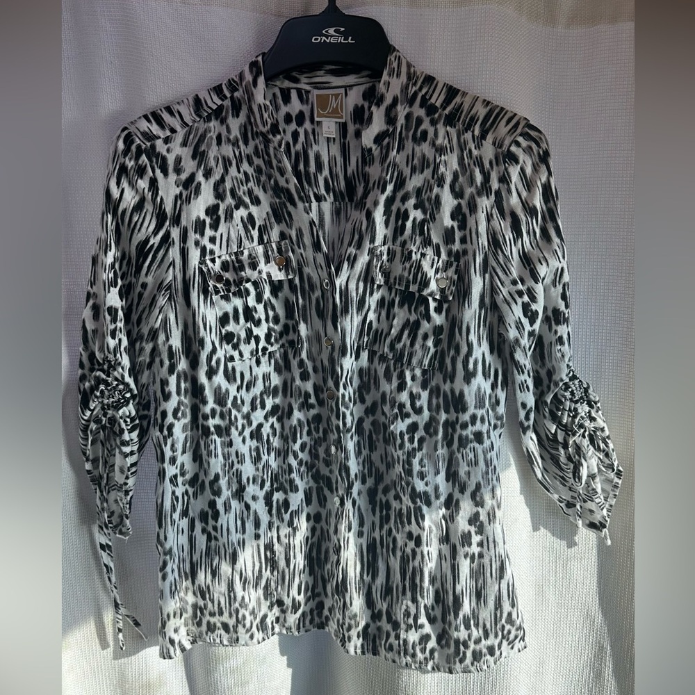 JM Collection 100% Linen Black and White Animal Print Blouse